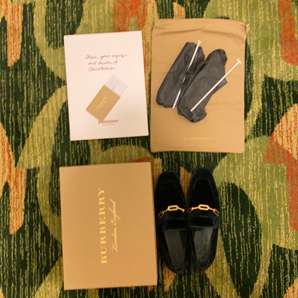 Burberry dark forest velvet loafer ( size w37.5) - Picture 8 of 9